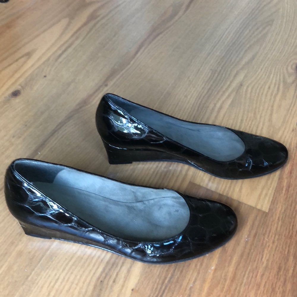 Patent leather wedges